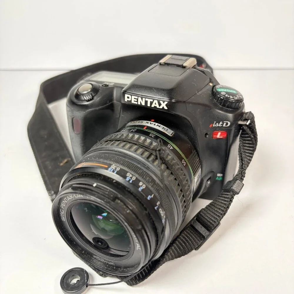 AS IS Pentax ist DL DSLR Camera w/ Pentax DA 18-55mm AL Lens & Strap For Parts